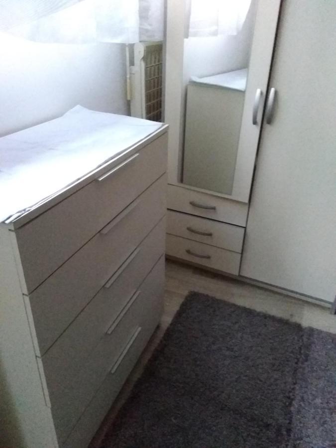 2 Pieces Idealement Placee Dans Le Centre 멍똥 외부 사진