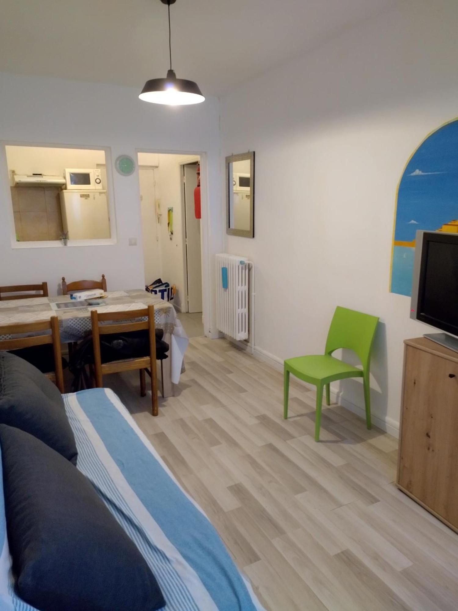 2 Pieces Idealement Placee Dans Le Centre 멍똥 외부 사진